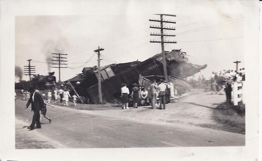 Railway Wrecks in the Ottawa Area -1942 Glen Tay